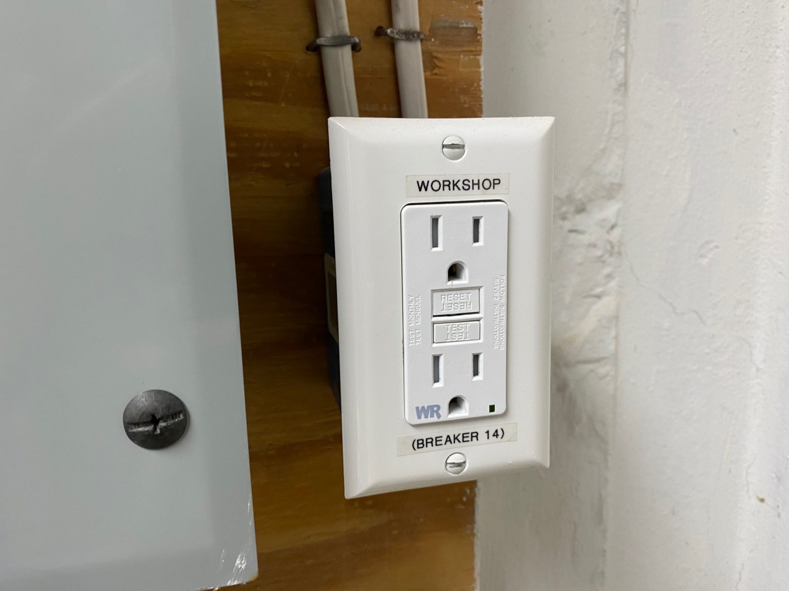 replacing gfci outlet
